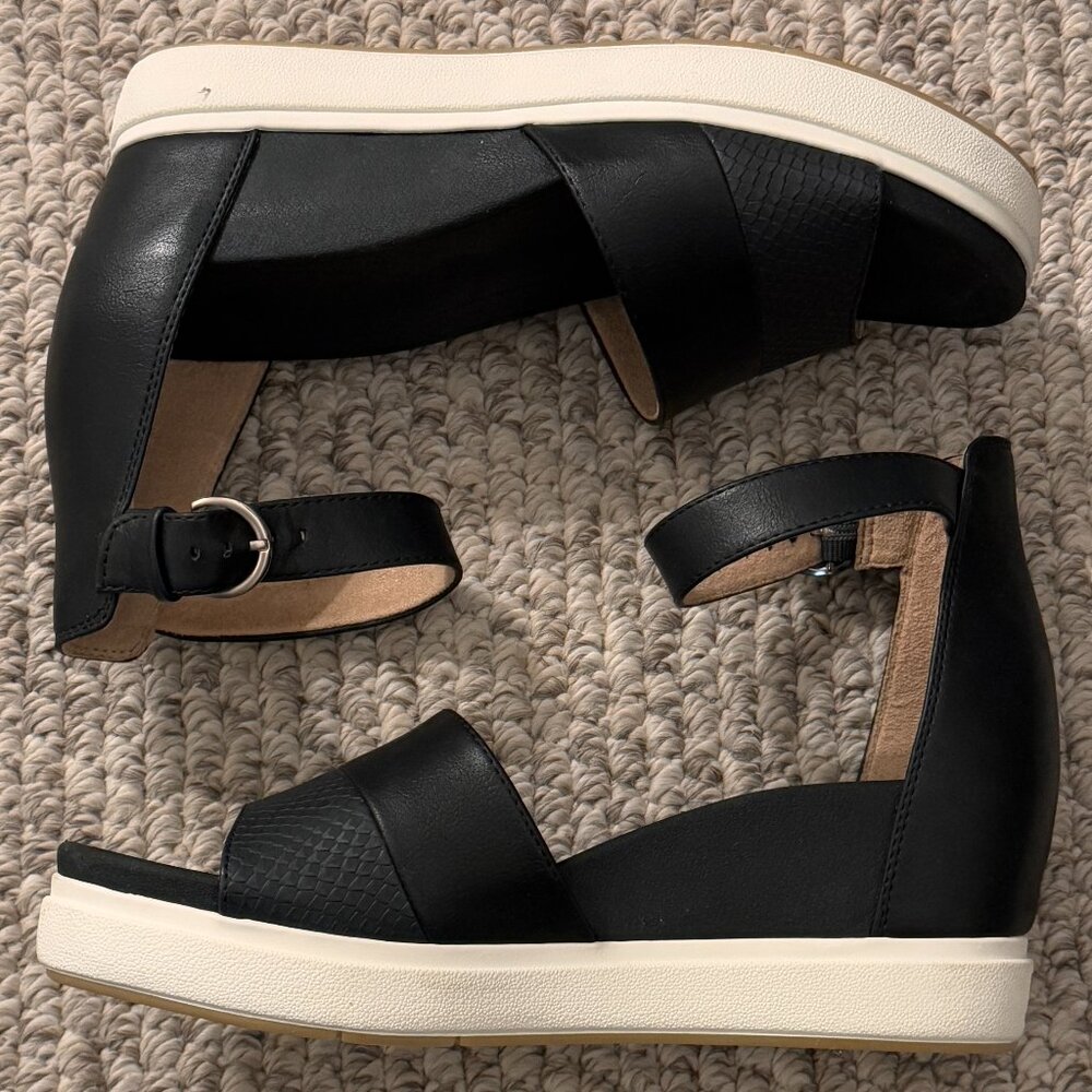 Dr. Scholl's "Show Off" Black Wedge Sandals